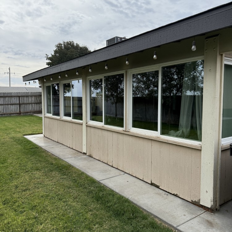 Window Cleaning in Clovis, CA