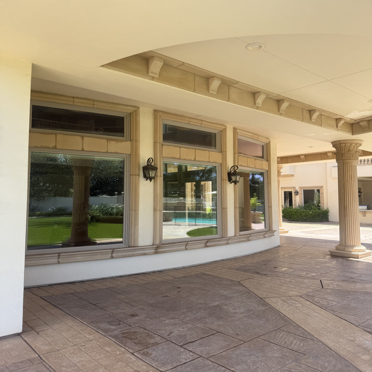 Window Cleaning in Clovis, CA Window Cleaning in Clovis, CA
