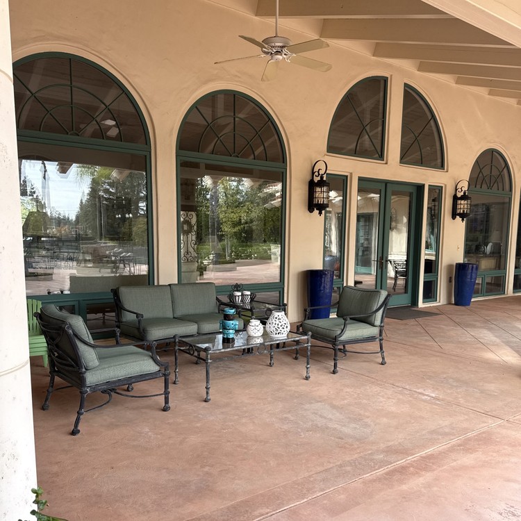 Window Cleaning in Clovis, CA Window Cleaning in Clovis, CA